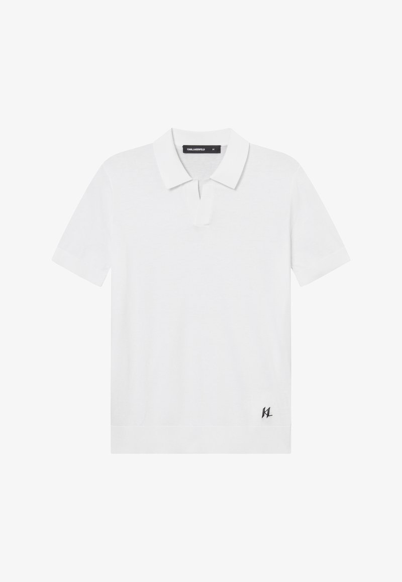 Polo blanc à manches courtes avec col et logo noir "KL" près de l'ourlet inférieur sur le côté droit devant.