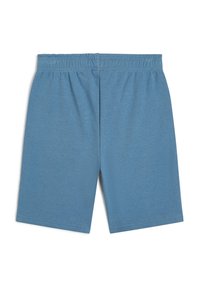 Shorts bleus en tissu doux avec une taille élastique. Design simple avec coupe droite et sans ornements ni motifs visibles.