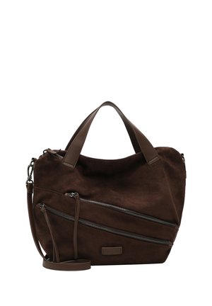 Dunkelbraune Wildlederhandtasche mit zwei diagonalen Reißverschlusstaschen, kurzen Griffen und abnehmbarem Schulterriemen auf weißem Hintergrund.