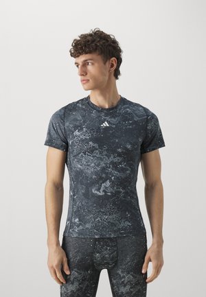 TECHFIT TRAINING - Sport T-Shirt - black/silver pebble