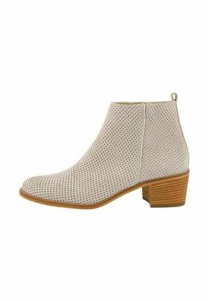 Stivale alla caviglia beige perforato con punta rotonda e tacco basso a fascetta. Dotato di una cerniera laterale e texture liscia con suola a contrasto.