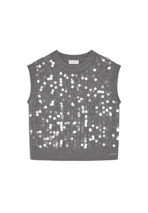 Top de punto sin mangas en gris con textura acanalada, adornado con lentejuelas plateadas dispersas en la parte delantera. Etiqueta visible en el escote.
