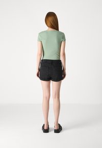 American Eagle EASY SHORTIE - Džinsa auduma šorti - black