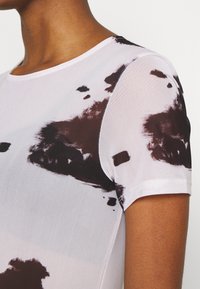 NA-KD Camiseta estampada - off-white