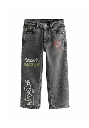 Jeans en denim gris avec une coupe ample. Dotés de plusieurs impressions graphiques en vert, rouge et blanc. Comprend des poches avant et des détails de couture.