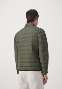 EA7 Emporio Armani Dunjacka - green