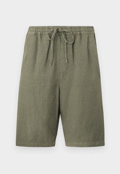 Shorts en lin kaki longueur genou avec taille élastique et lien coulissant à l'avant, présentés sur un fond uni.