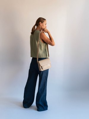 CAYMAN POCKET SOFT STRUCTURE - Cross body bag - light taupe