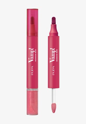Rosa Lippenmarker-Duo mit einer flüssigen Formel und einem glitzernden Gloss-Röhrchen. Auffällige Details sind eine weiche Applikatorspitze und ein klarer Gloss-Finish.