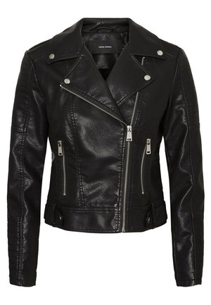Veste en cuir noir de motard avec une fermeture éclair diagonale, des boutons-pression et des coutures verticales sur les manches. Marque : Vero Moda.