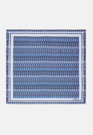 Foulard carré bleu et blanc à motif répétitif de petites arches et bordure blanche avec le mot Furla dans un coin.
