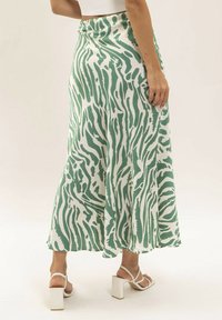 Dona x Lisa LONGUE MOTIFS ZÈBRE XORANIA - Jupe longue - vert