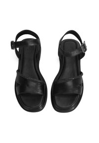 Schwarze Leder-Sandalen mit offener Zehe, Querträger-Design, Knöchelriemen mit Schnalle und strukturiertem Fußbett für besseren Halt. Glatte Oberfläche.