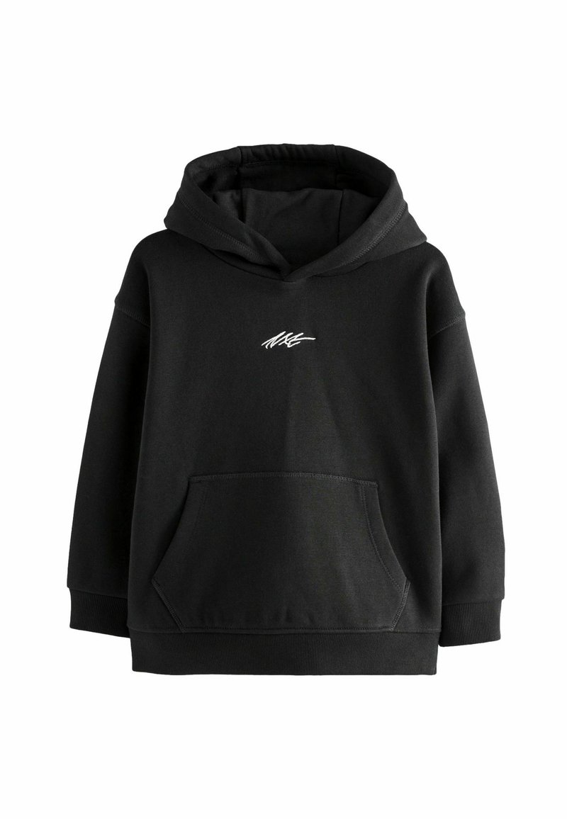 Sweatshirt à capuche noir en tissu doux, avec une poche frontale et un logo brodé en blanc. Coupe ample, poignets et ourlet en côtes.