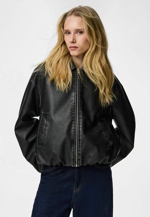 Pieces BOMBERJACKE PCGISELLE WASH BESCHICHTETE - Jakna od umjetne kože - black