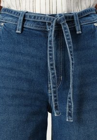 TOM TAILOR DENIM TTMIJA CULOTTE - Platėjantys džinsai - used mid stone blue denim
