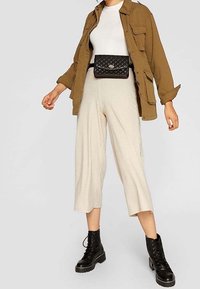 Stradivarius Jersey de punto - white
