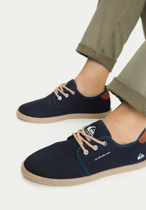 Quiksilver, QUIKSILVER ESPADRILLES MEN'S NAVY 5907964033943 - Casual lace-ups - navy
