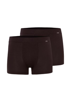 Due boxer shorts da uomo di colore nero con un design semplice e piccoli tag con il marchio sulla fascia in vita, mostrati su uno sfondo bianco.