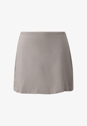 Jasnoszara lniana spódnica do kolan z prostym dołem i prostym wzorem, prezentowana na białym tle.