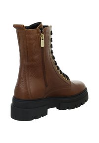 Tommy Hilfiger Snörstövletter - brown