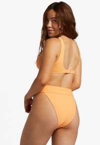 Billabong TANLINES AVA TANK - Bikini pezzo sopra - orange