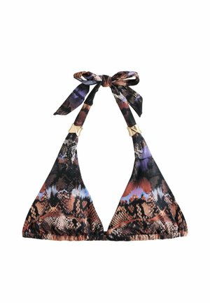 Trójkątny top od bikini z wzorem skóry węża w brązowych, czarnych, niebieskich i fioletowych odcieniach oraz złotymi, ozdobnymi klamrami na ramiączkach.
