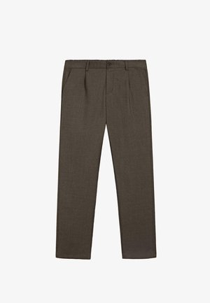 Pantaloni sartoriali marroni con pince frontali, tasche laterali, passanti per cintura e chiusura con bottone in vita.