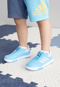 adidas Performance TENSAUR - Treenikenkä - blue burst/clear pink/footwear white