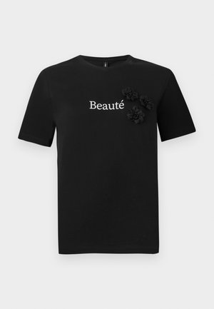 Zwarte katoenen t-shirt met korte mouwen, een ronde hals en het woord "Beauté" in het wit, versierd met drie stoffen bloemenaccenten.