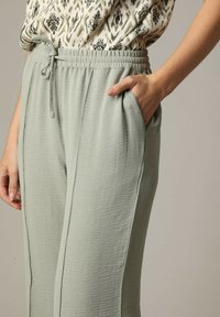 DEELUXE NISKI - Broek - Tilleul