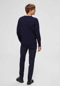 Selected Homme SLHTOWER Trui navy blazer/donkerblauw denim