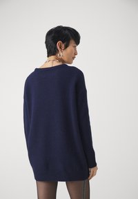 MAX&Co. UNIONE - Svetríkové šaty - blau