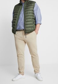 LERROS Väst - dark green