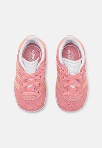 adidas Originals GAZELLE UNISEX - Športni copati - pink