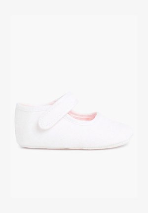 Valge kangast king, millel on pehme tekstuur, millel on kleeplinti rihm ja roosa vooder. Ümar nina ja lame talla disain.