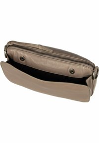 Leder-Clutch in Hellbeige mit Reißverschluss, glatter Oberfläche und einer einzelnen Innentasche mit schwarzem Futter.