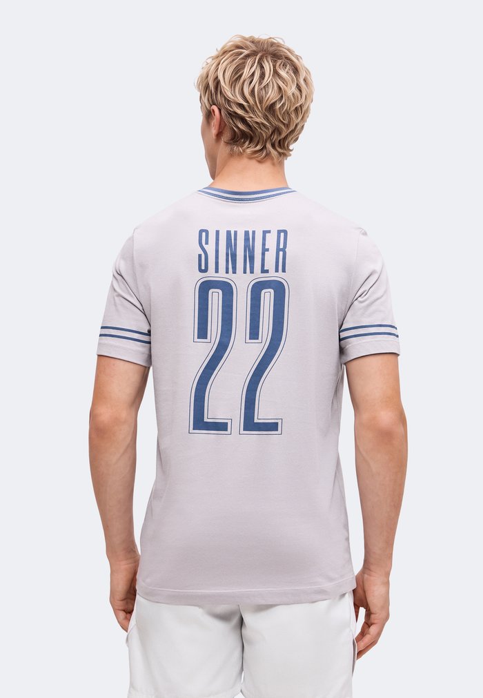 Nike JS TEE USO JANNIK - Sports T-shirt - silver-coloured lilac