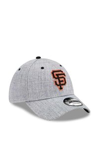 Grau baseballcap aus strukturiertem Stoff mit einem schwarzen und orangen gestickten "SF"-Logo auf der Vorderseite, mit einem gebogenen Schirm und verstellbarem Riemen.