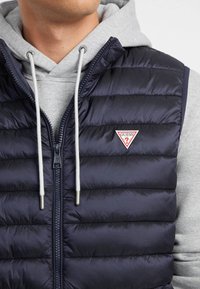 Guess Jeans PUFFER - Liemenė - dunkelblau