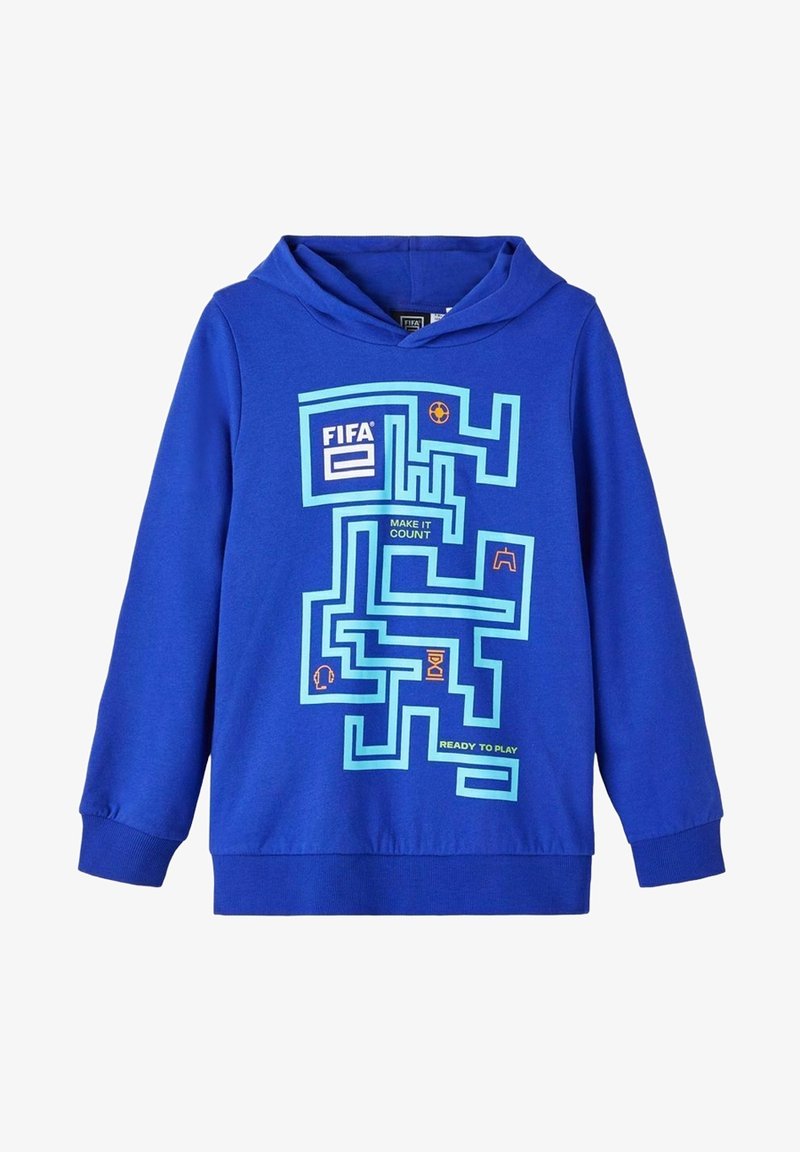 Blå hoodie med en labyrintdesign, FIFA-logotyp, texten "Gör det värt att räkna" och olika grafiska element. Mjuk tyg och långa ärmar.