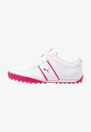Zapatilla deportiva blanca con suela rosa, logo de Puma rosa y dos franjas rosas en el lateral, con cordones y suela texturizada antideslizante.
