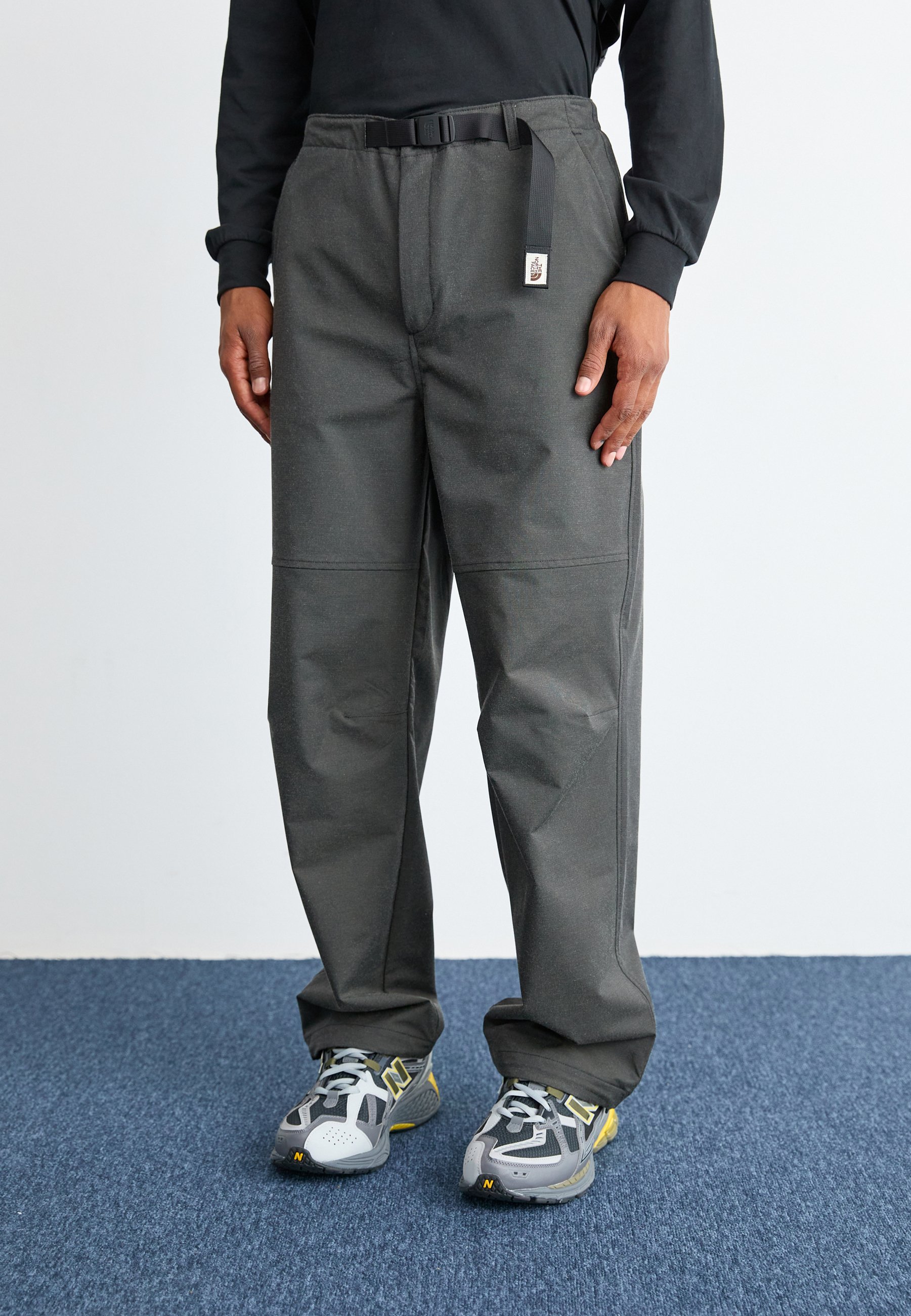 The North Face WIDE LEG PANT - Stoffhose - black/schwarz