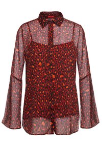 Gennemsigtig bluse med et rødt og orange leopardprint. Har en knaplukning foran, krave og udvidede ærmer. Letvægtigt vævet stof.
