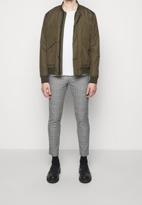 DRYKORN Broek - grey