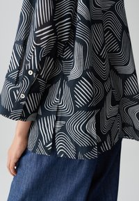 OPUS RELAXED FIT PRINT - Hemdbluse - coal blue