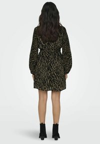 ONLY STAR - Robe de jour - walnut