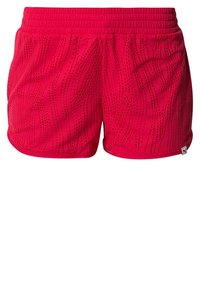 Pantalones cortos deportivos rojos con una cintura elástica y un sutil patrón de ondas punteadas en rojo más oscuro, con una pequeña etiqueta del logotipo blanco de Puma en el dobladillo.