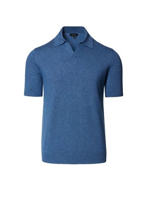 Niebieska koszulka polo z krótkim rękawem z dzianiny. Posiada płaski kołnierzyk i prosty dół z prążkowanymi brzegami, prezentując gładką teksturę.