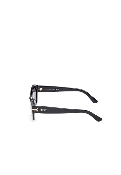 Gafas de sol rectangulares negras con un acabado brillante, que presentan detalles en dorado y el nombre de la marca "PUCCI" en la patilla.